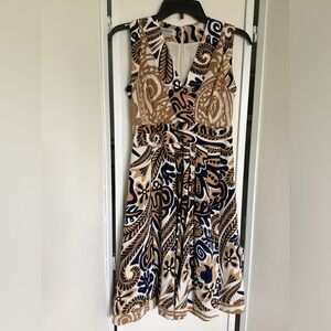 Kay Unger sleeveless dress Sz 2 v-neck neutral print